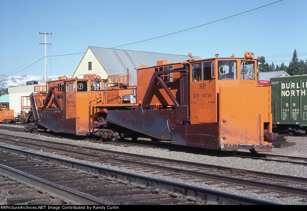 SP Spreaders 4034 and 4030